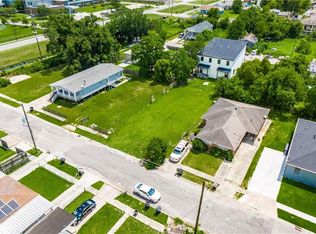 4959 Pecan St, New Orleans, LA 70126