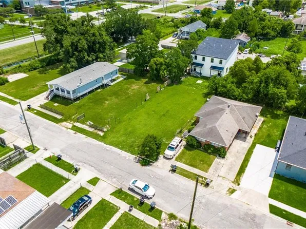 4959 Pecan St, New Orleans, LA 70126