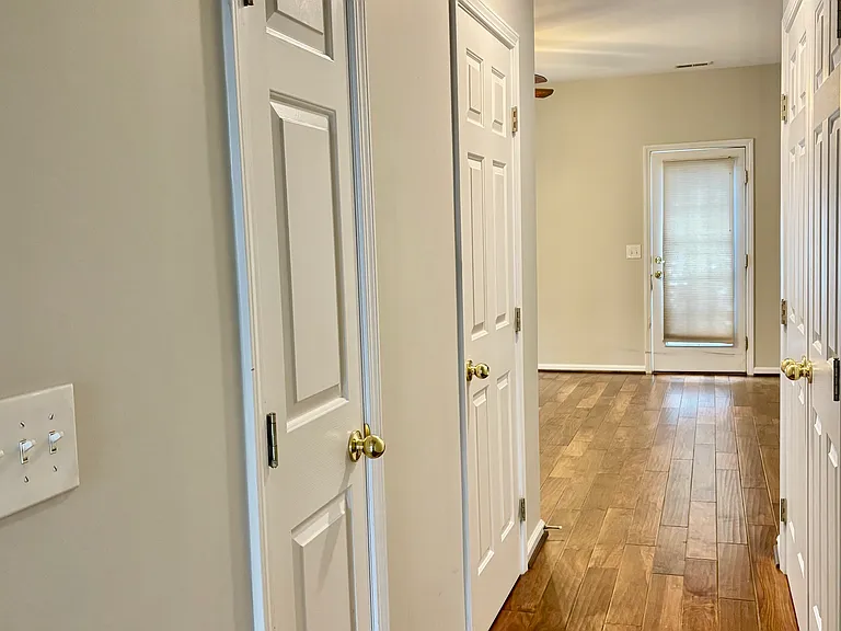 10394 Alexander Martin Ave — Photo 35