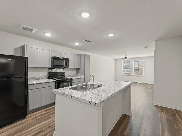 Cordova Apartments — Photo 12