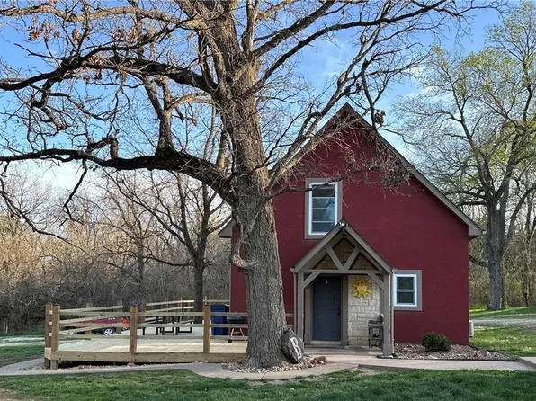 1277 E 2400th Rd, Eudora, KS 66025