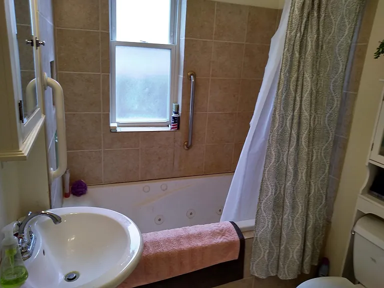 2111 W Montrose Ave #1 — Photo 6