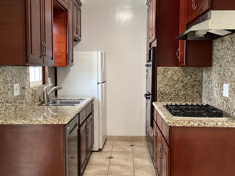 1st image of 1330 S Barrington Ave APT 11