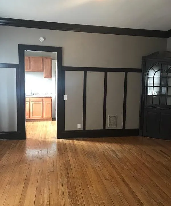 Building Photo 3