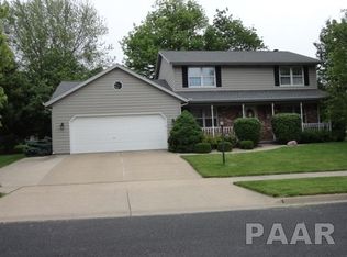 3705 W Chartwell Rd, Peoria, IL 61614