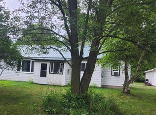 210 Center St, Saranac, MI 48881