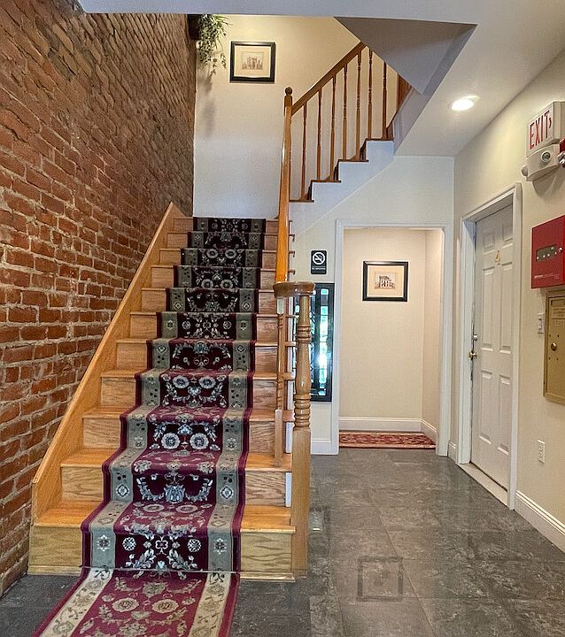 2nd image of 1801 Beacon St APT 5