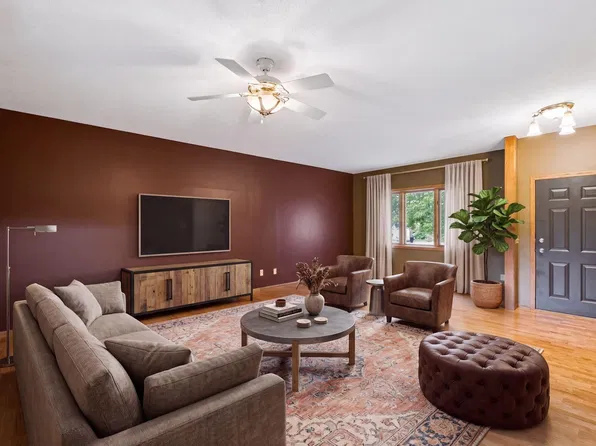 19215 English Ave, Farmington, MN 55024
