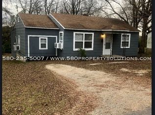 1032 S Highland St, Ada, OK 74820