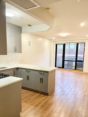 Rented by E Realty International Corp | media 29