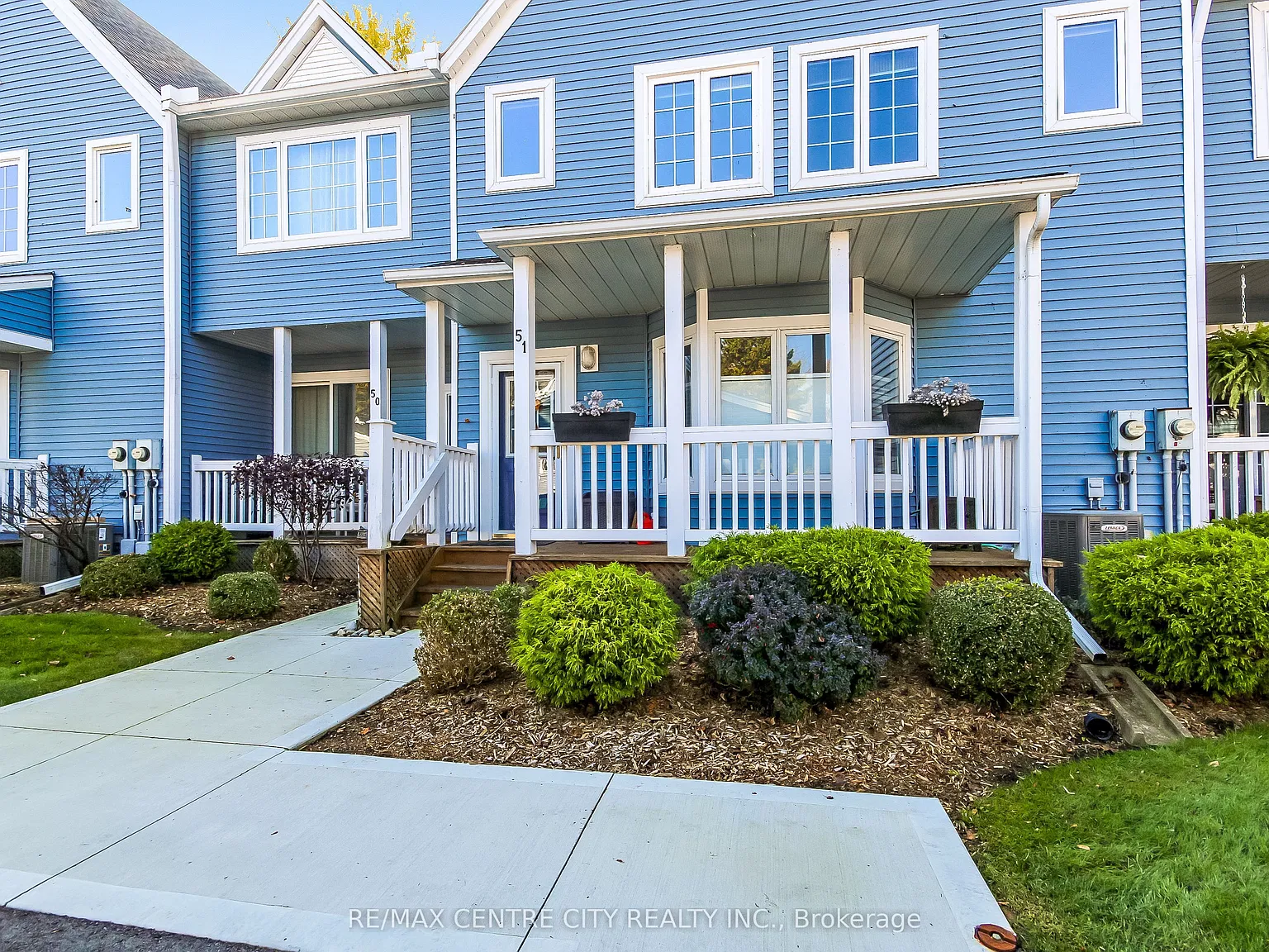 Mariners Bluff Condo Complex — Photo 2