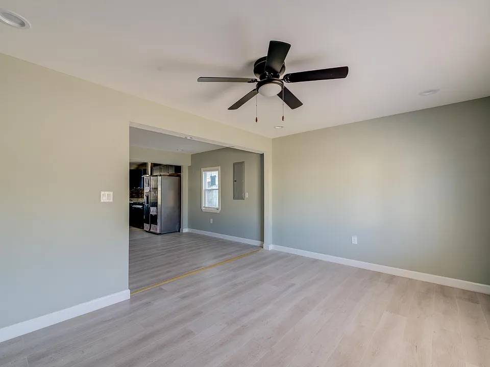 6010 Hancock Ave