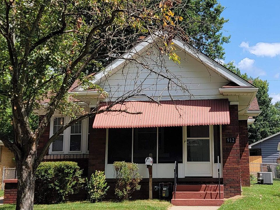 1st image of 912 S Saint James Blvd