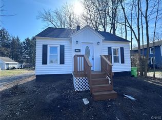 237 1/2 Chestnut St, North Syracuse, NY