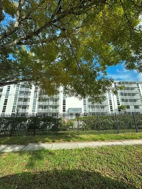 16851 NE 23rd Ave #B402