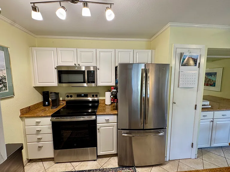 140 Uwapo Rd #38-104 — Photo 10