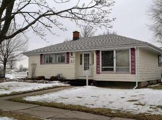 2552 82nd St, Kenosha, WI 53143