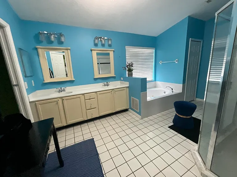 315 SW Dwight Ave — Photo 9