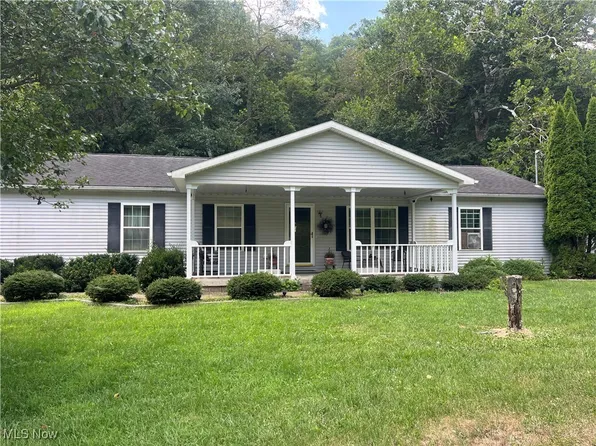 3905 N Wedgewood Dr, McConnelsville, OH 43756