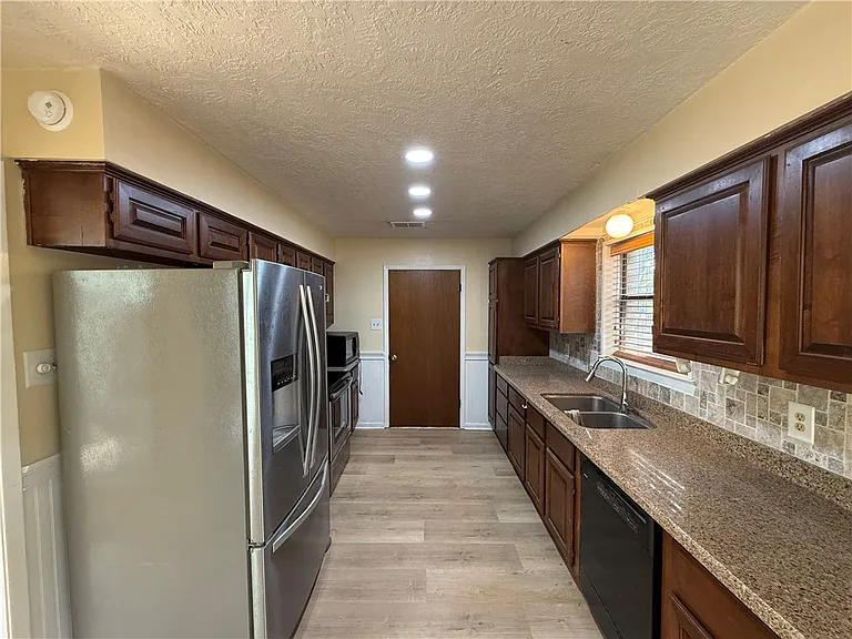 1805 Quail Run — Photo 5