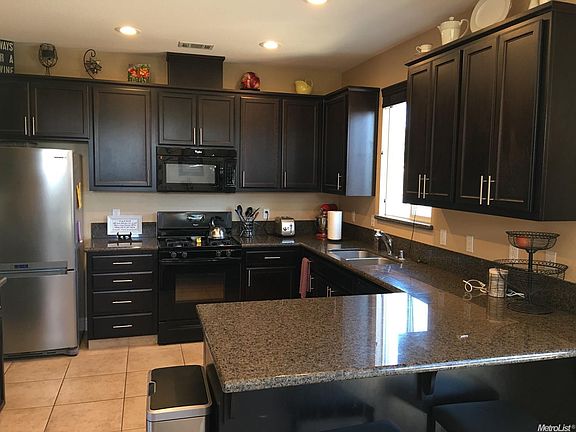 4th image of 585 Dales Pony Dr