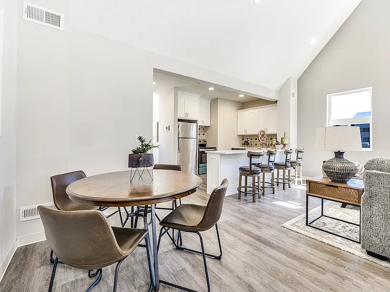 788 Inland Cir — Photo 15