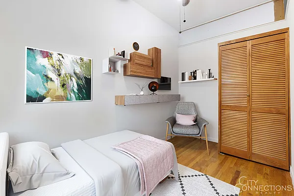 Sold by City Connections Realty | media 12