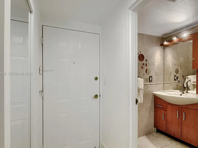 2501 S Ocean Dr #L16 — Photo 8