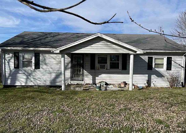1st image of 928 Mule Shed Ln