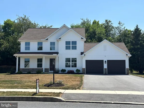 25 Essex Dr, Carlisle, PA 17015