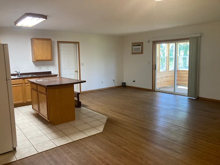 209-211 Poplar Ave — Photo 6