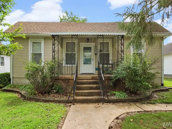 402 N Taylor Ave, Crystal City, MO 63019