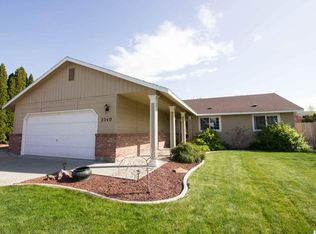 2340 Hummingbird Ln, West Richland, WA