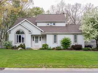 10889 Del Rey Dr, Osceola, IN 46561