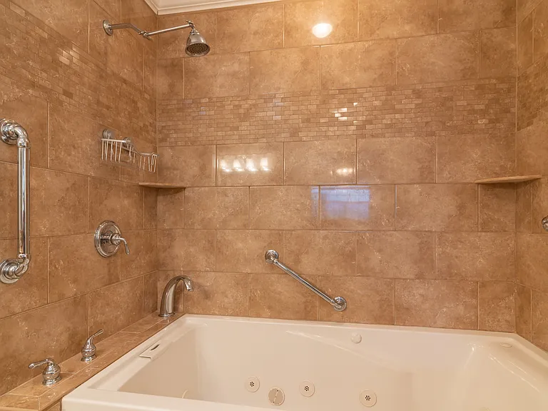 2130 Pinehurst St — Photo 11