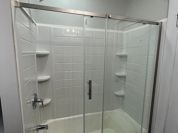4th image of 15 Dismonda St #1