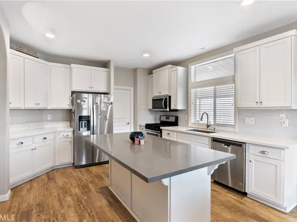 1194 Cambridge Sq, Corona, CA 92882