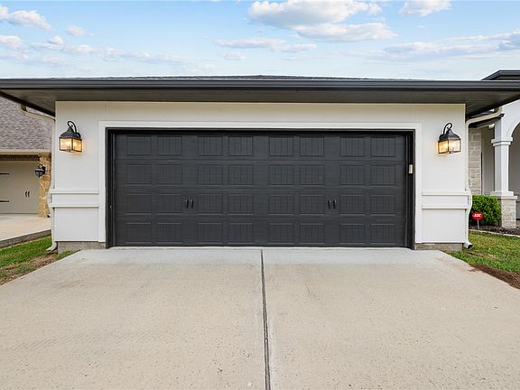 5th image of 4415 Hadleigh Ln