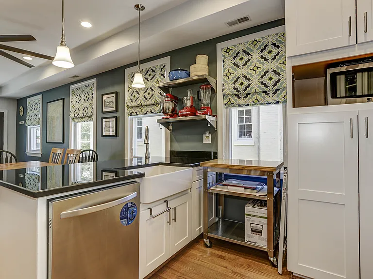 821 Tewkesbury Pl NW — Photo 23