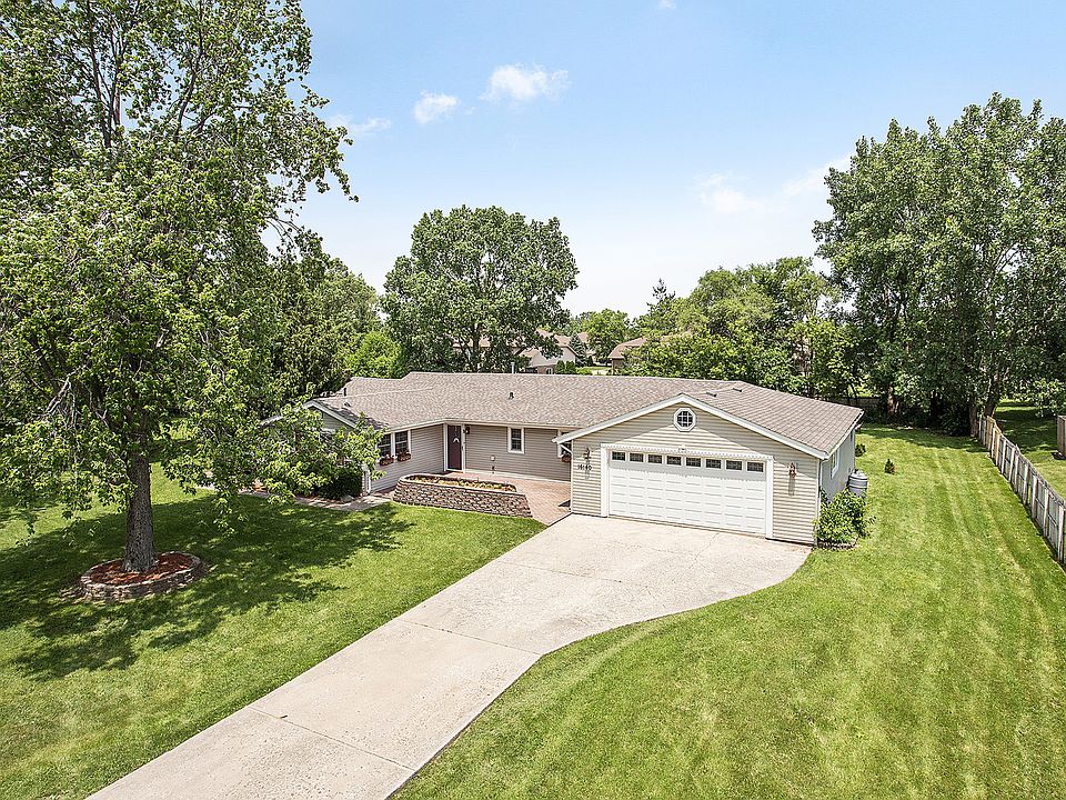1st image of 16140 Sherwood Dr
