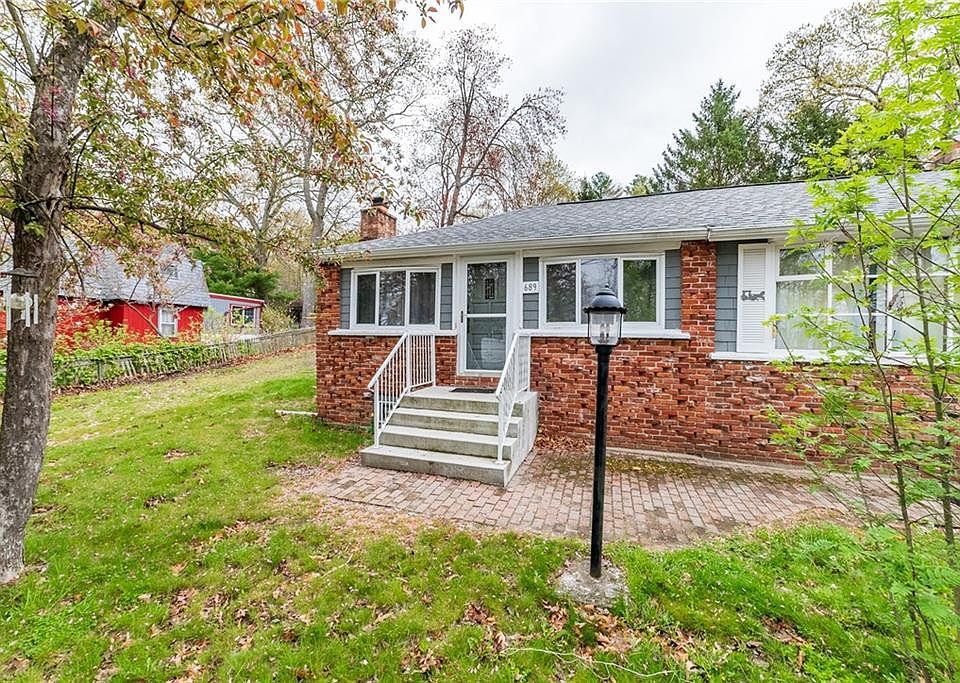 689 Black Hut Rd, Burrillville, RI 02830 Zillow