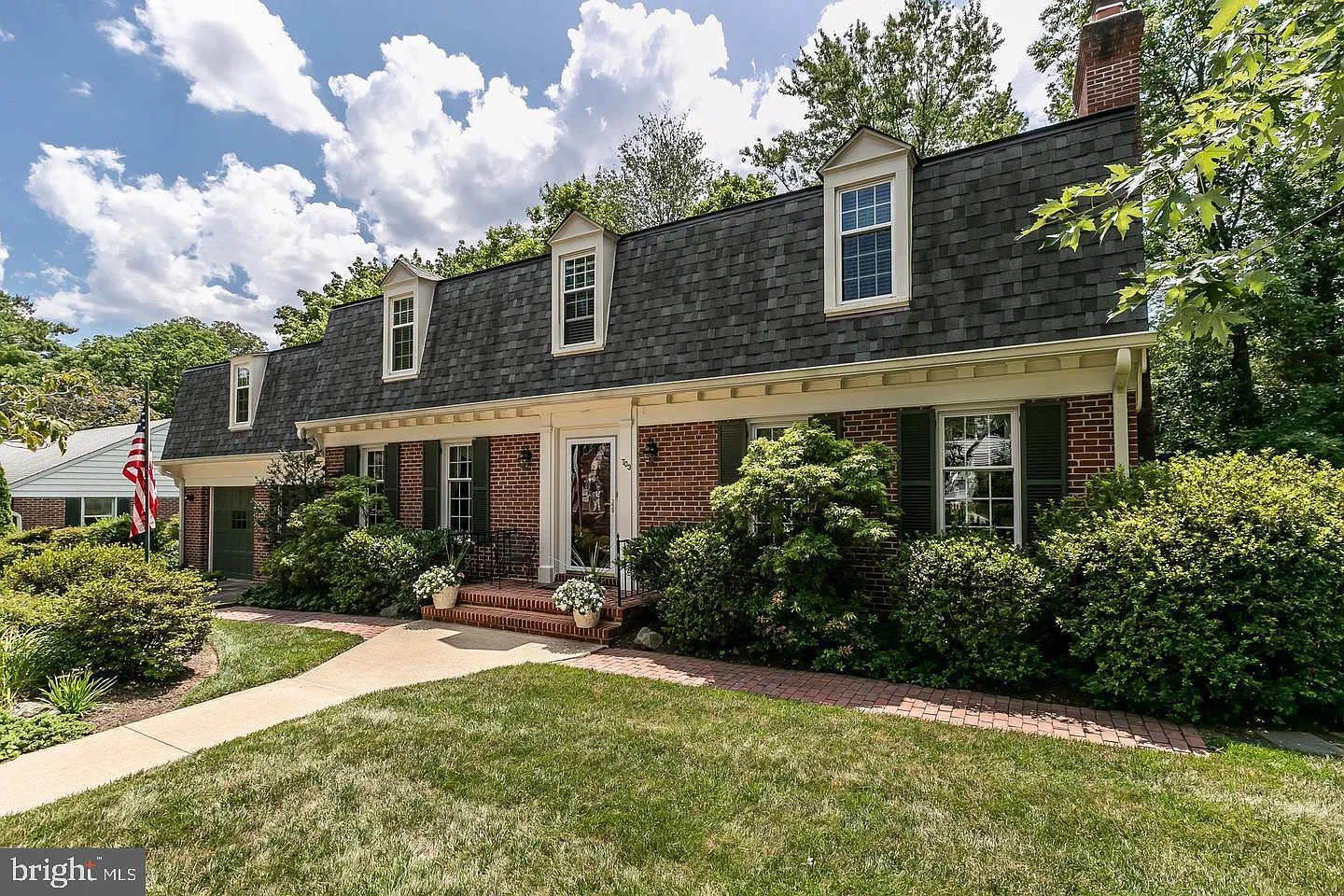 6 bed, 5.0 bath, 4507 sqft, $5,000 — Photo 1