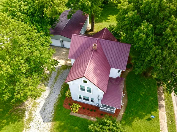502 Vincennes Ave, Flora, IL 62839