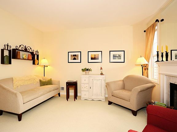 5th image of 101 Cambridge Dr