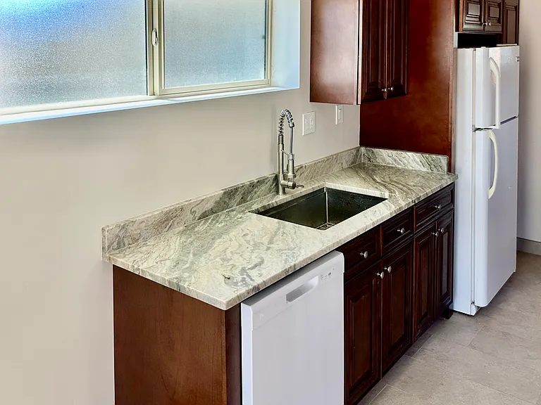 2110 N Sycamore Blvd — Photo 3