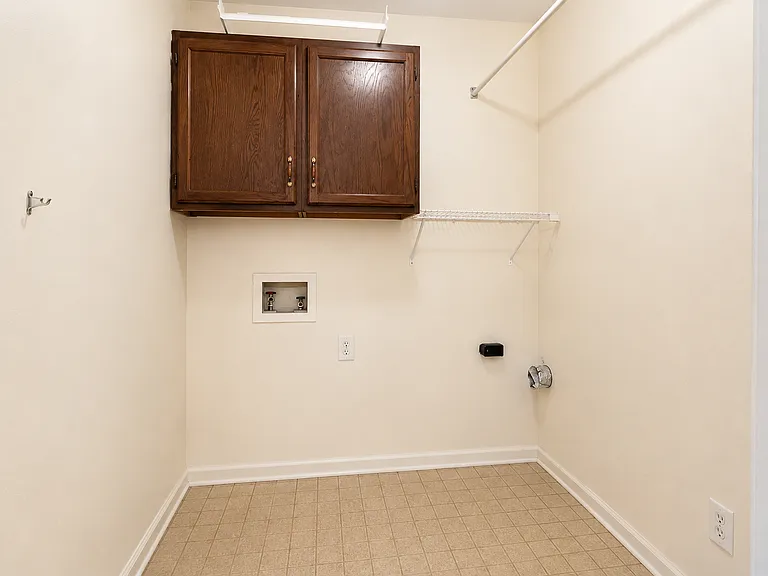 2152 Westbury Ct SW #1 — Photo 5