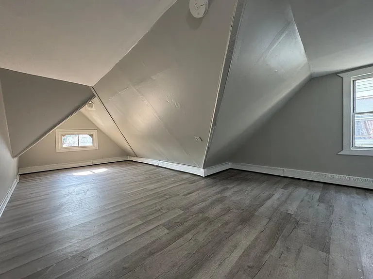 1092 E Main St #2R — Photo 15