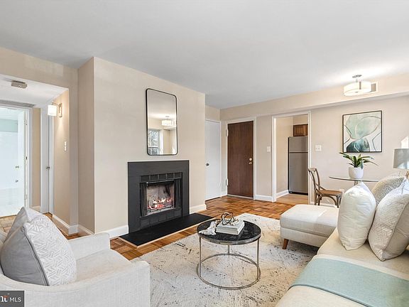 5th image of 2107 N Scott St APT 67