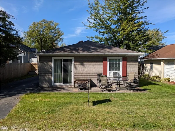 2917 Linna Dr, Ashtabula, OH 44004