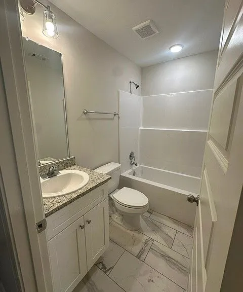 444 Country Club Dr — Photo 12